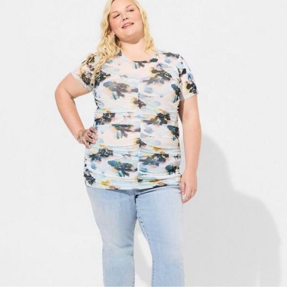 Torrid NWT multi colored floral shirt.  4